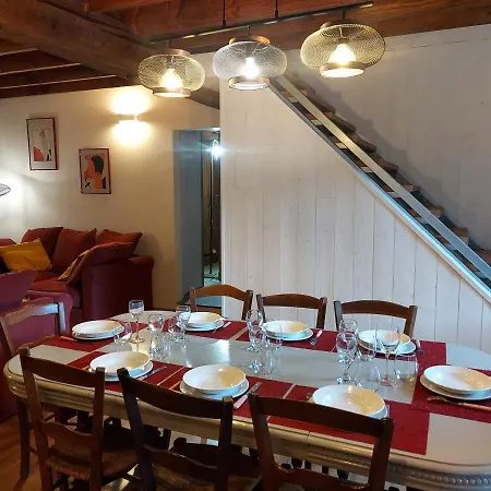 La Treille 펜션 Tignac